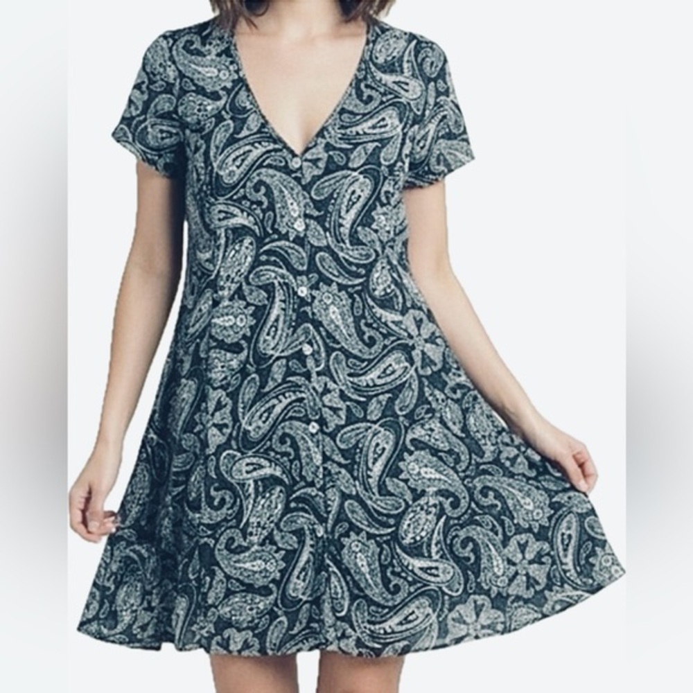 Show Me Your Mumu Bennett Babydoll Button Down Short Sleeve Paisley Dress M
